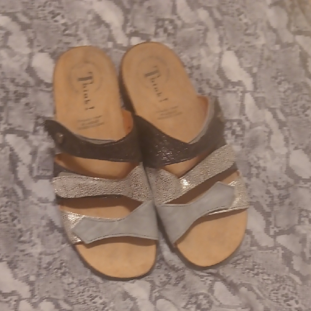 Think! Women's Three-Strap Slide Sandals in Gray and Silver - Picture 14 of 14